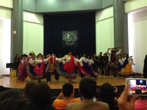 Ecuadorian dances (2)